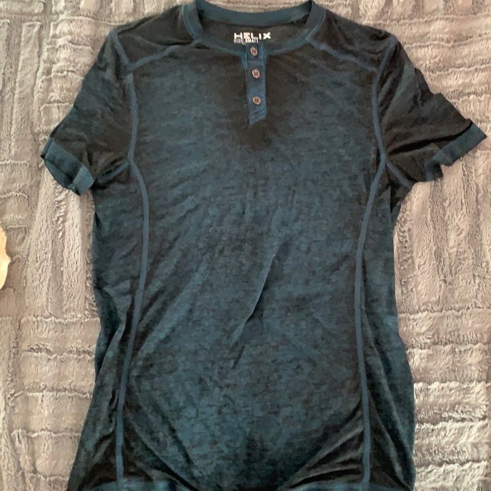 Men’s short sleeve 3-button sheer shirt